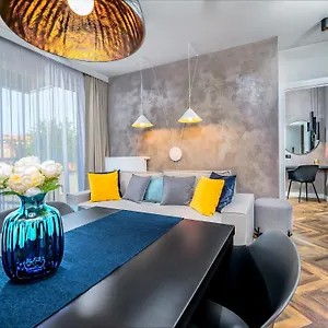 apartamenty-homely-place-1-parking.poznan-hotels.com/